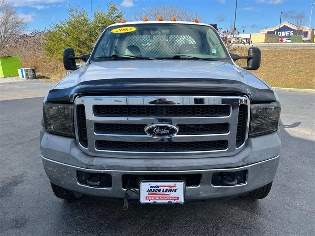 2005 Ford F-450 Chassis XL DRW